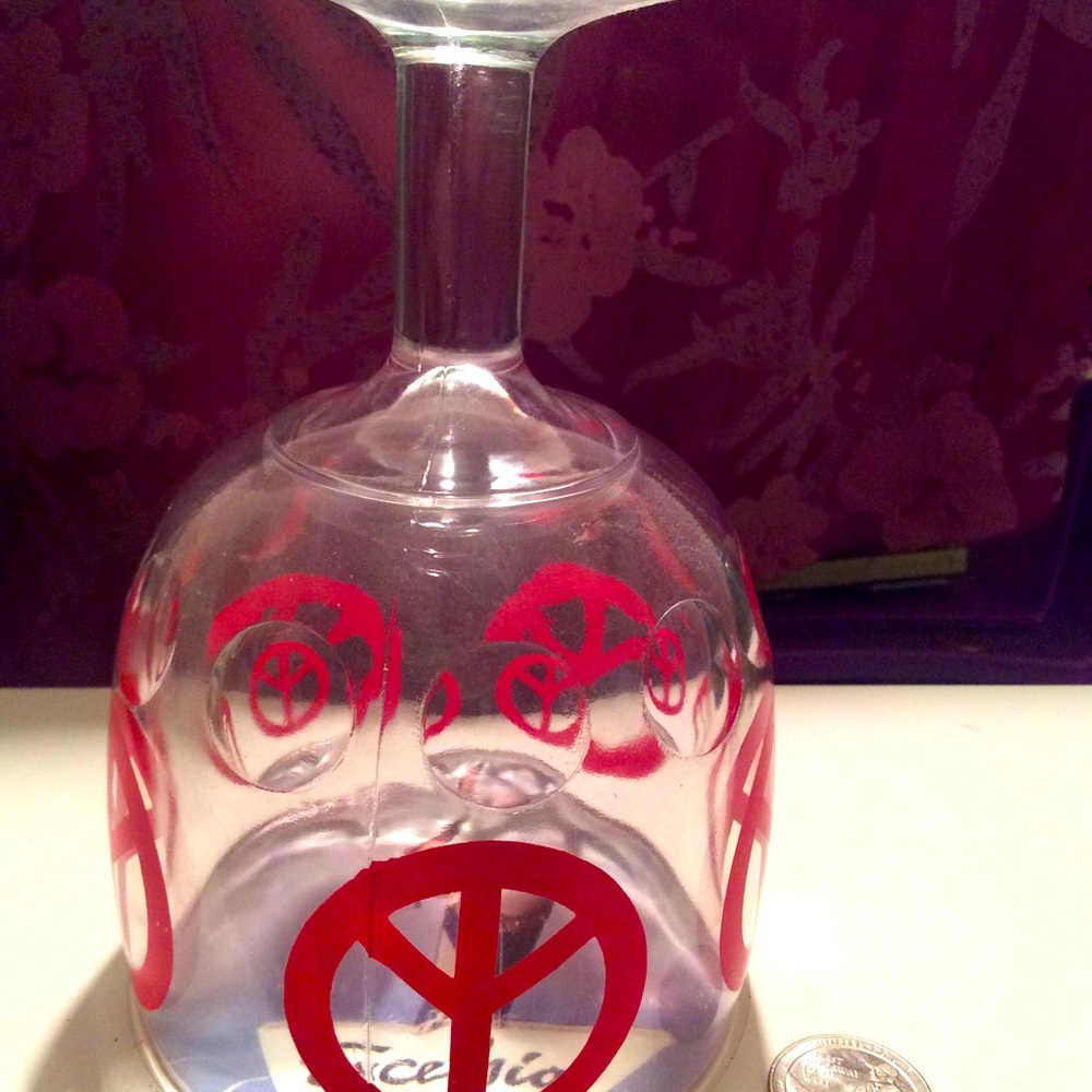 Peace sign goblet rare vintage no flaws unlabeled☮️☮️☮️☮️☮️💜 - Picture 3 of 4